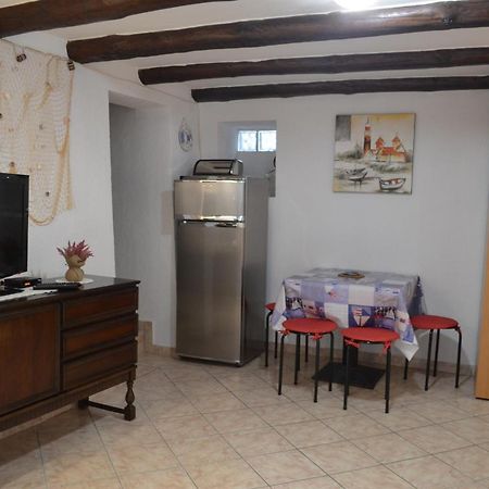 Apartment Stari Dvori Baska  Bagian luar foto
